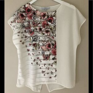 🌴 cream floral blouse NWOT 6/8